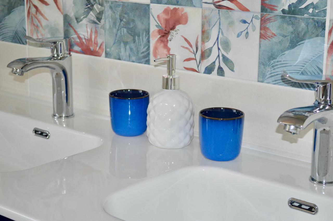 Isigny-le-Buat La Pichonniere Bed & Breakfast エクステリア 写真