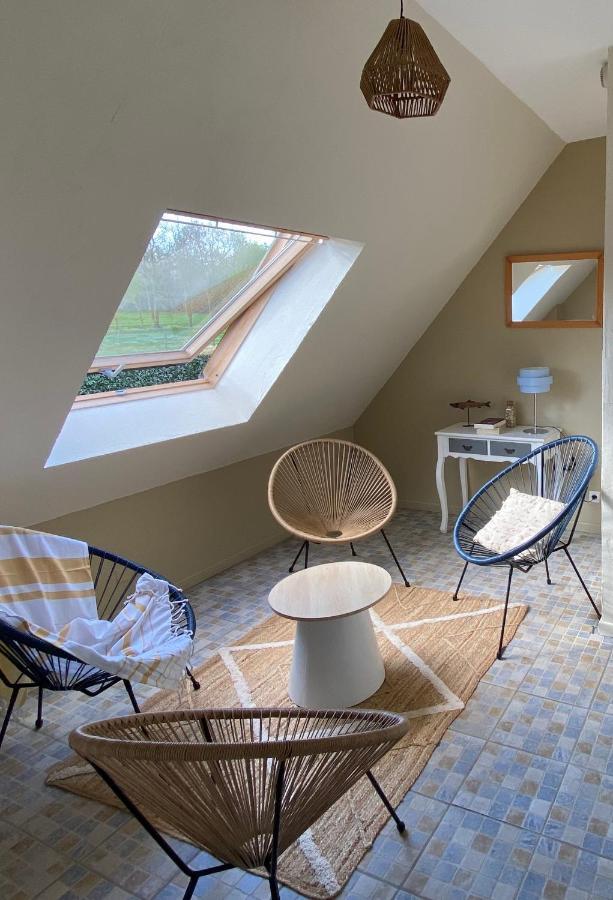 Isigny-le-Buat La Pichonniere Bed & Breakfast エクステリア 写真