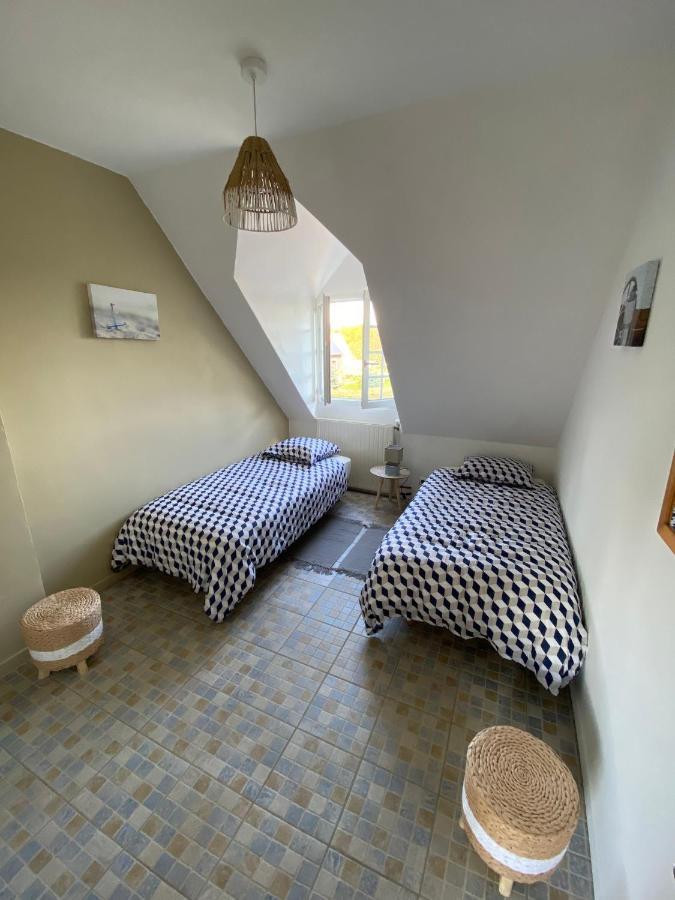 Isigny-le-Buat La Pichonniere Bed & Breakfast エクステリア 写真