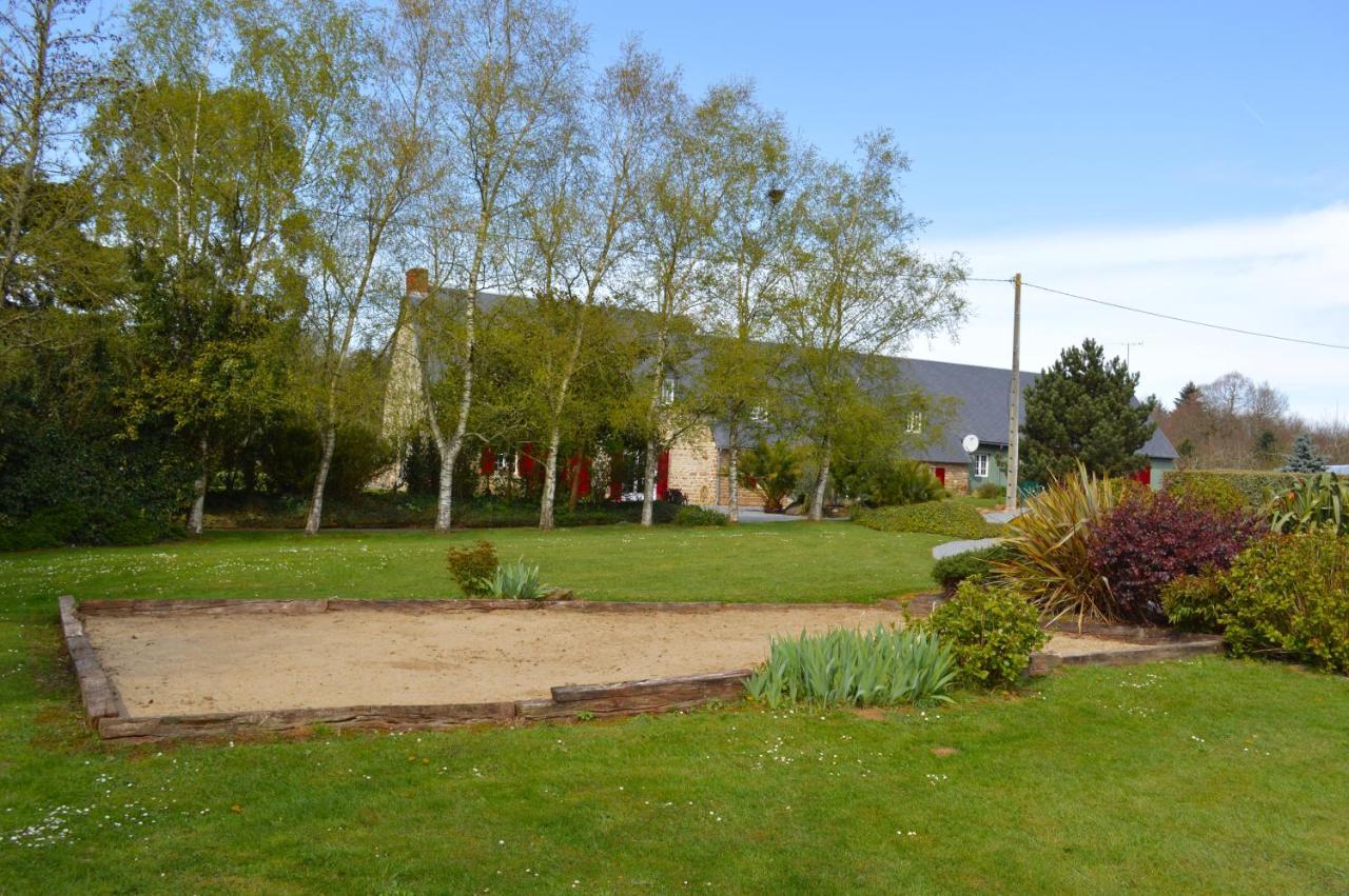Isigny-le-Buat La Pichonniere Bed & Breakfast エクステリア 写真