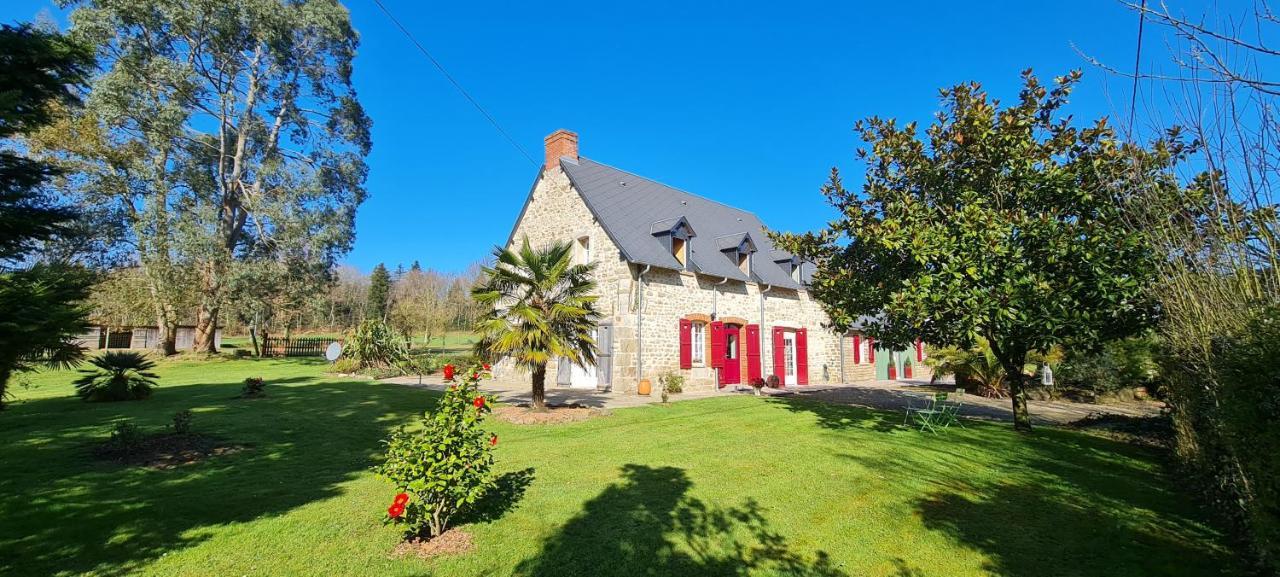 Isigny-le-Buat La Pichonniere Bed & Breakfast エクステリア 写真